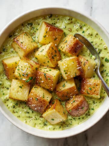 Portuguese Bread and Garlic Soup with Cilantro and Shredded Chicken Recipe