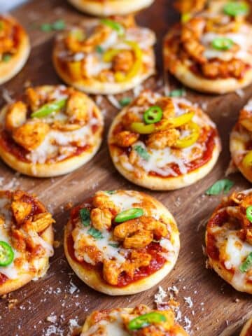 Mini Chicken Fajita Pizza Buns with Hawaiian Slider Buns Recipe