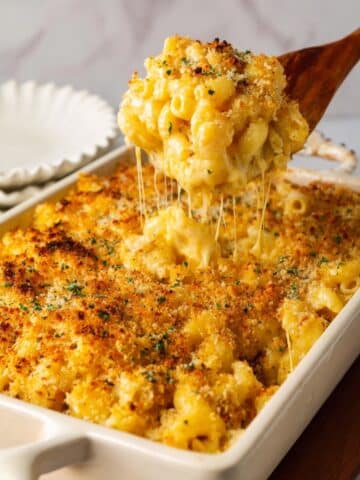 The Best Creamy Baked Mac and Cheese with Crispy Garlic Breadcrumb Topping Recipe