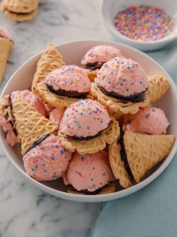 Ice Cream Shaped Macarons with Chocolate Ganache Recipe