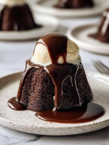 Copycat Chili’s Molten Lava Cake Recipe