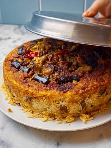 Maqluba (Maglooba): Jordanian Upside-Down Rice and Vegetable Delight Recipe