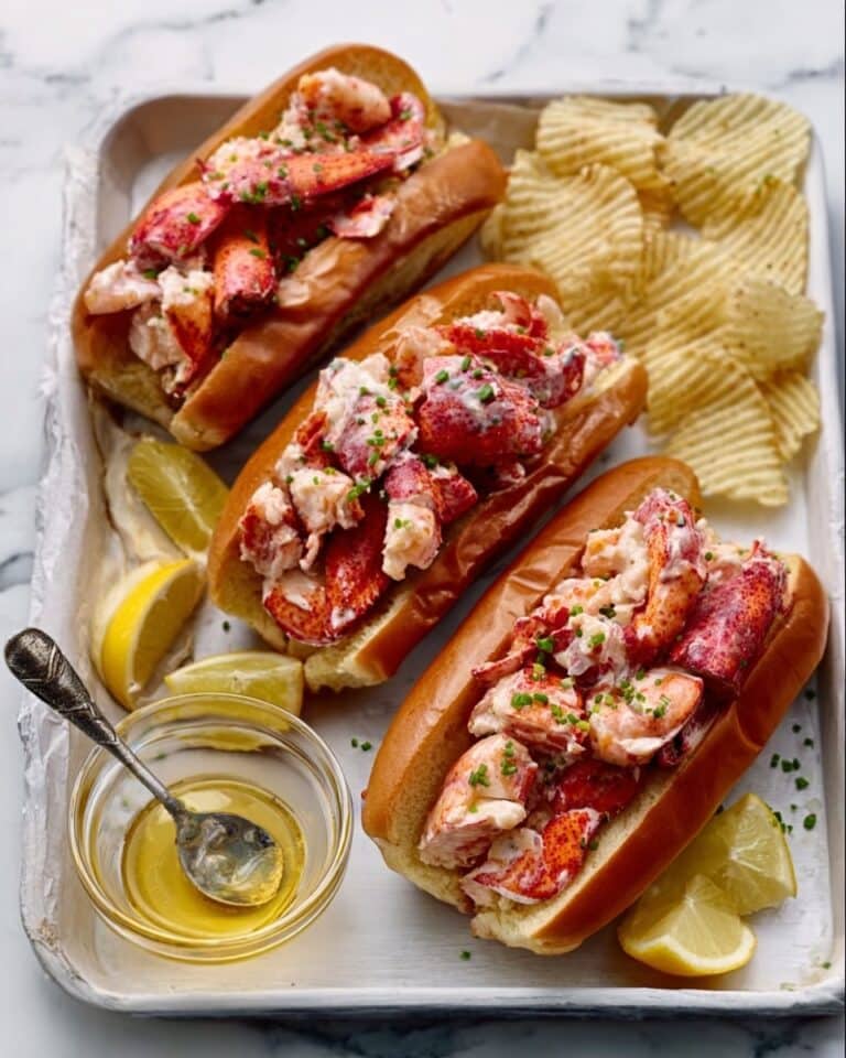 Lobster Rolls with Garlic Butter Buns Recipe