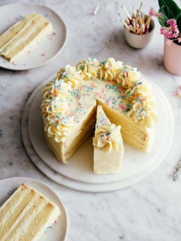 Easy 5-Minute Fluffy Vanilla Frosting Recipe