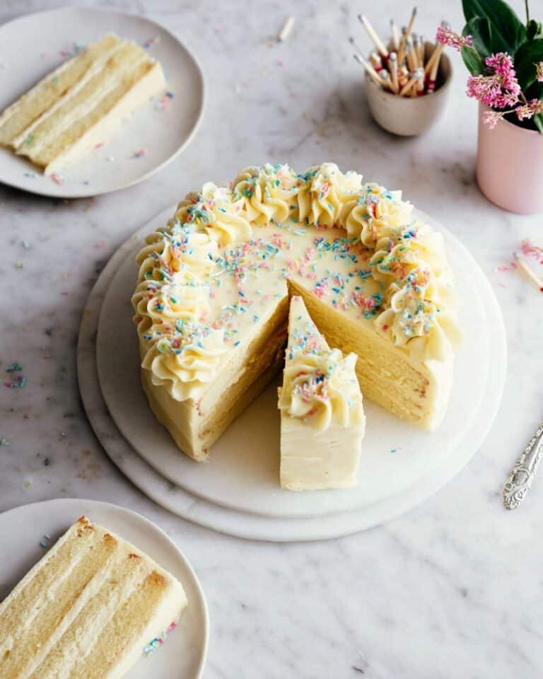 Easy 5-Minute Fluffy Vanilla Frosting Recipe