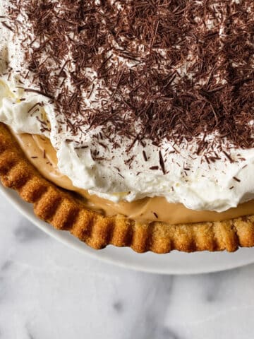 Keto Banoffee Pie with Almond Crust and Banana-Flavored Caramel Recipe